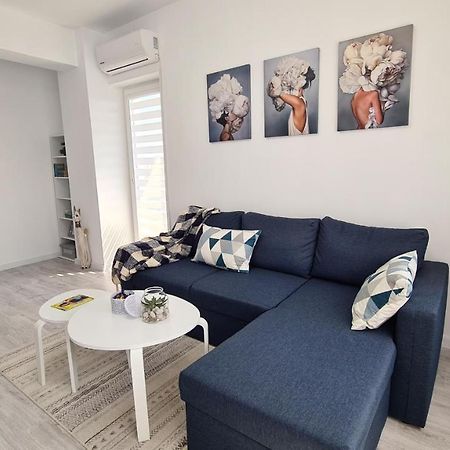 Bright Stylish Apartment In Pitesti Piteszti Zewnętrze zdjęcie