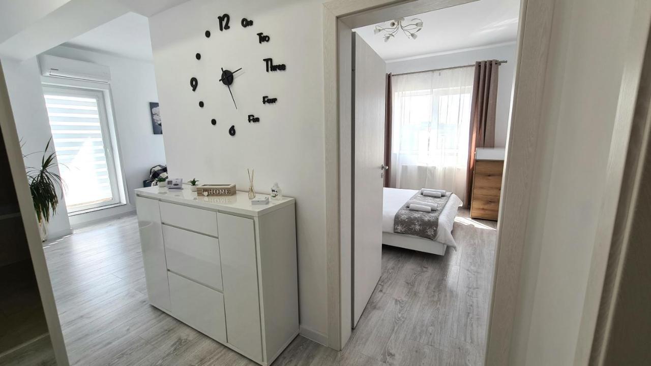 Bright Stylish Apartment In Pitesti Piteszti Zewnętrze zdjęcie